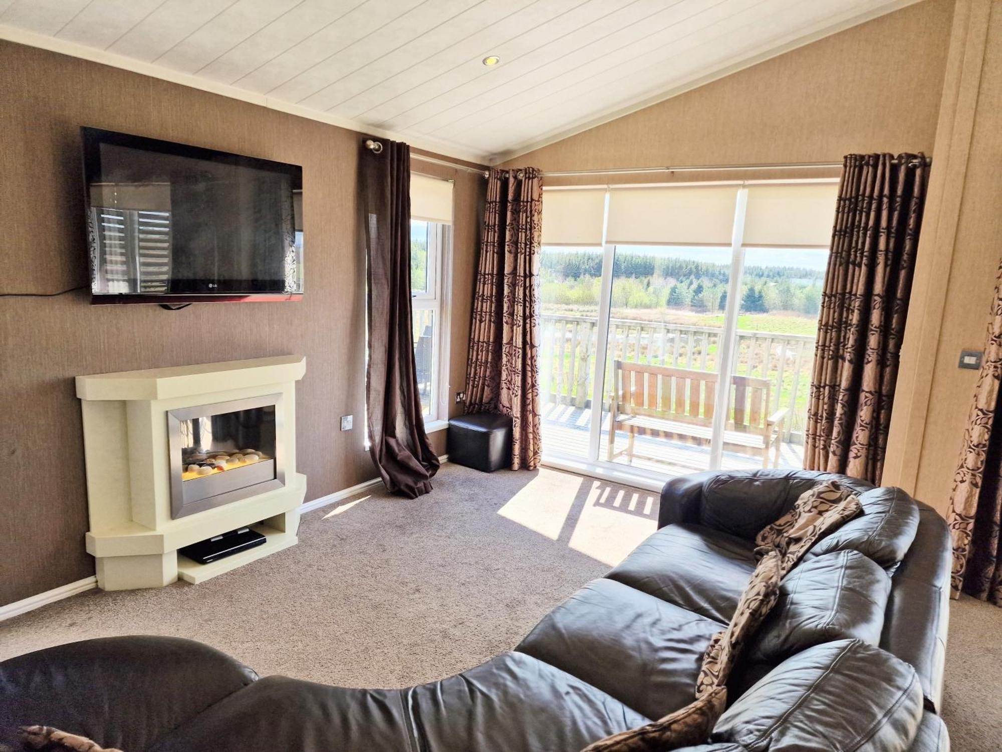 Benarty 11 With Private Hot Tub - Fife - Loch Leven - Lomond Hills - Pet Friendly Villa Kelty Exterior photo